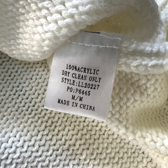 NWT Main Strip ‘Heart’ Sweater M/L - Picture 13 of 14